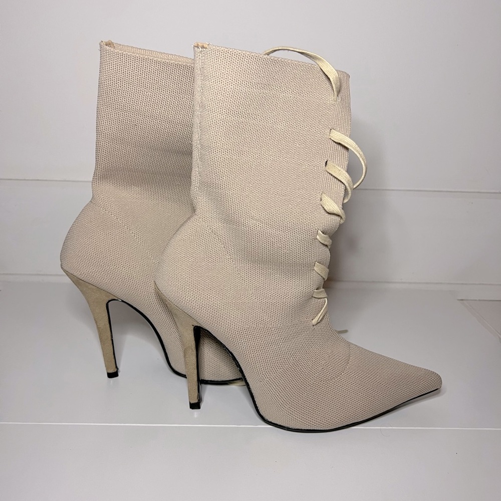 Material bootie